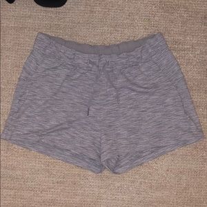 Lululemon on the fly short